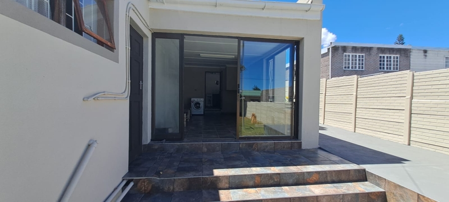 4 Bedroom Property for Sale in Kleinmond Western Cape